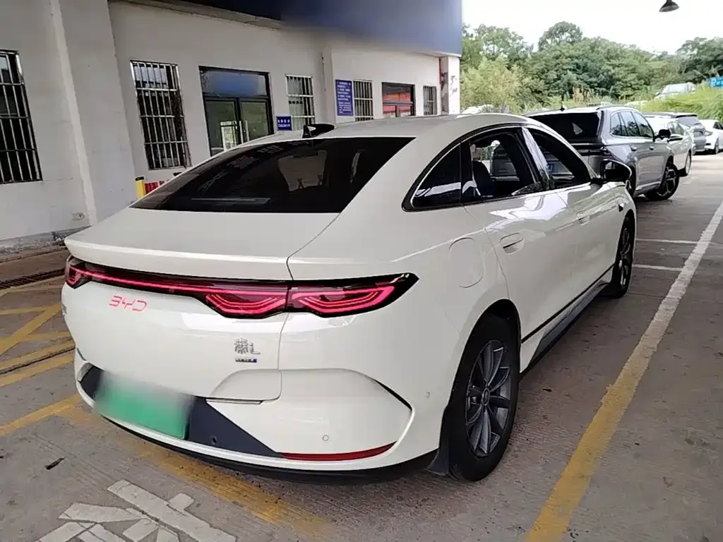 BYD Qin L — фото 10