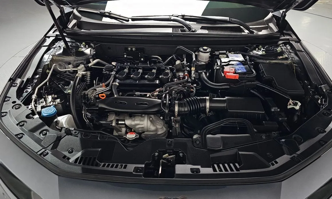 Honda Accord — фото 10
