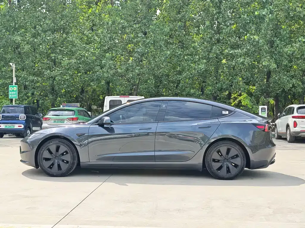 Tesla Model 3 — фото 6