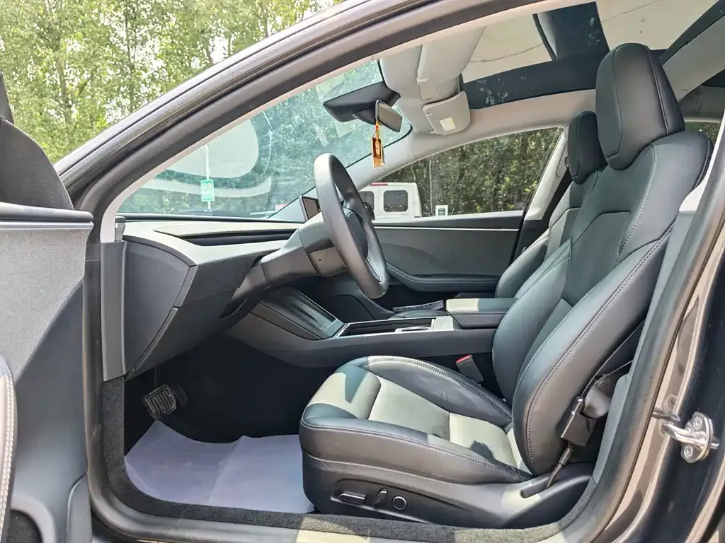 Tesla Model 3 — фото 4