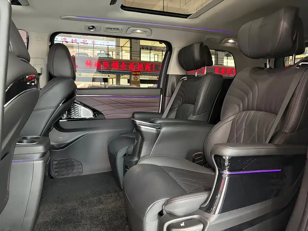 GAC Motor Trumpchi M8 — фото 8