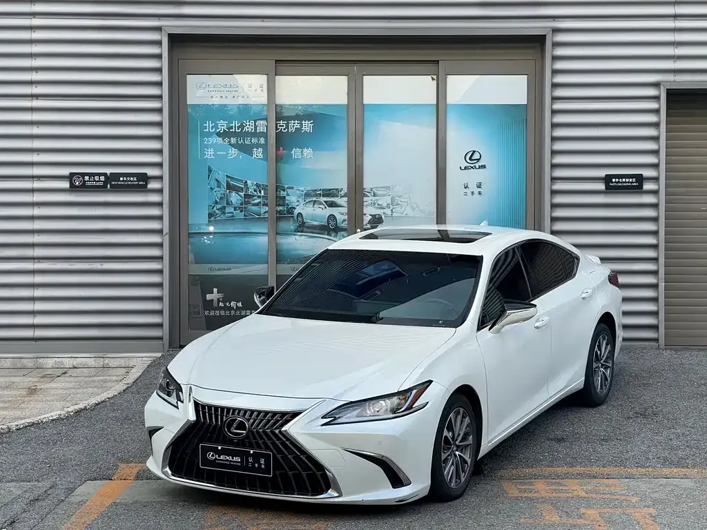 Lexus ES — фото 1