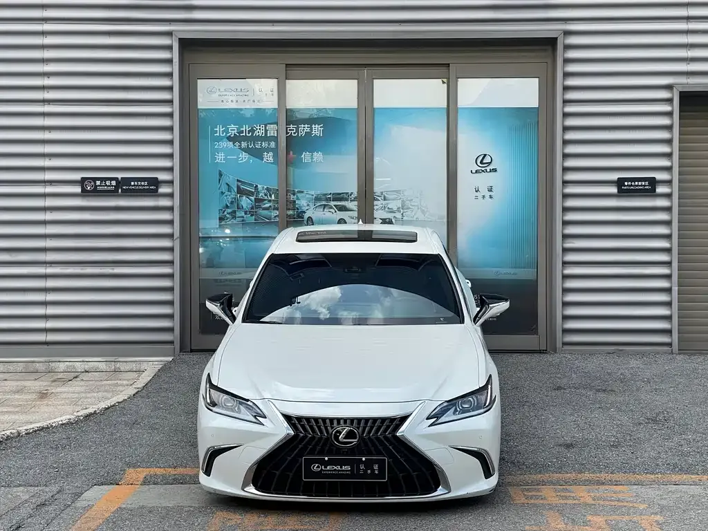 Lexus ES — фото 4