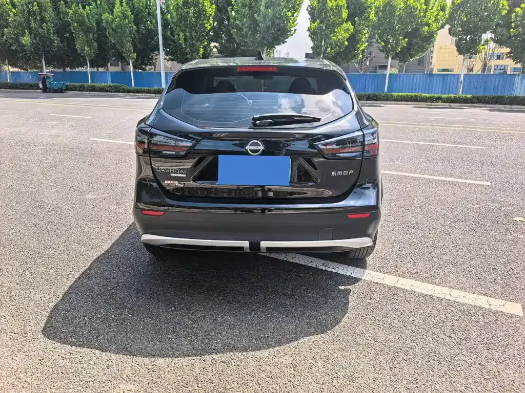 Nissan Qashqai — фото 7