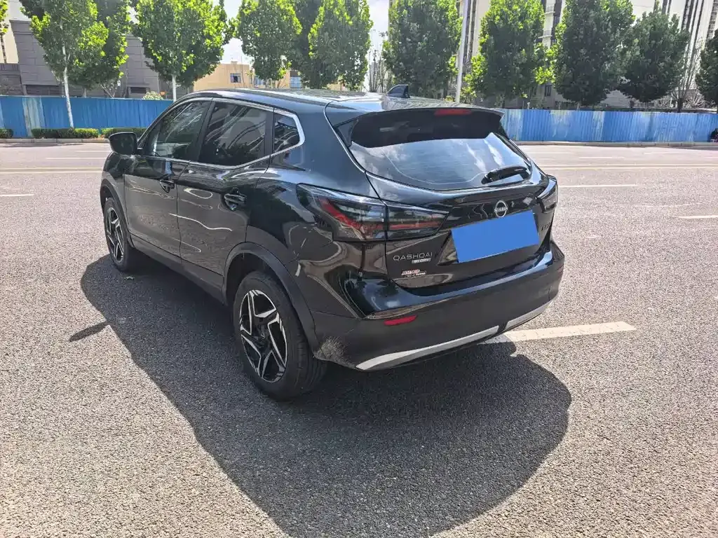 Nissan Qashqai — фото 4