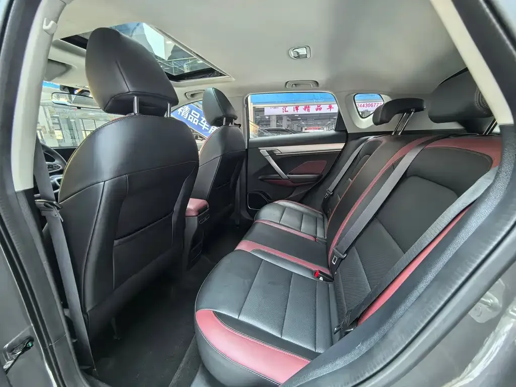 Geely Binyue — фото 5