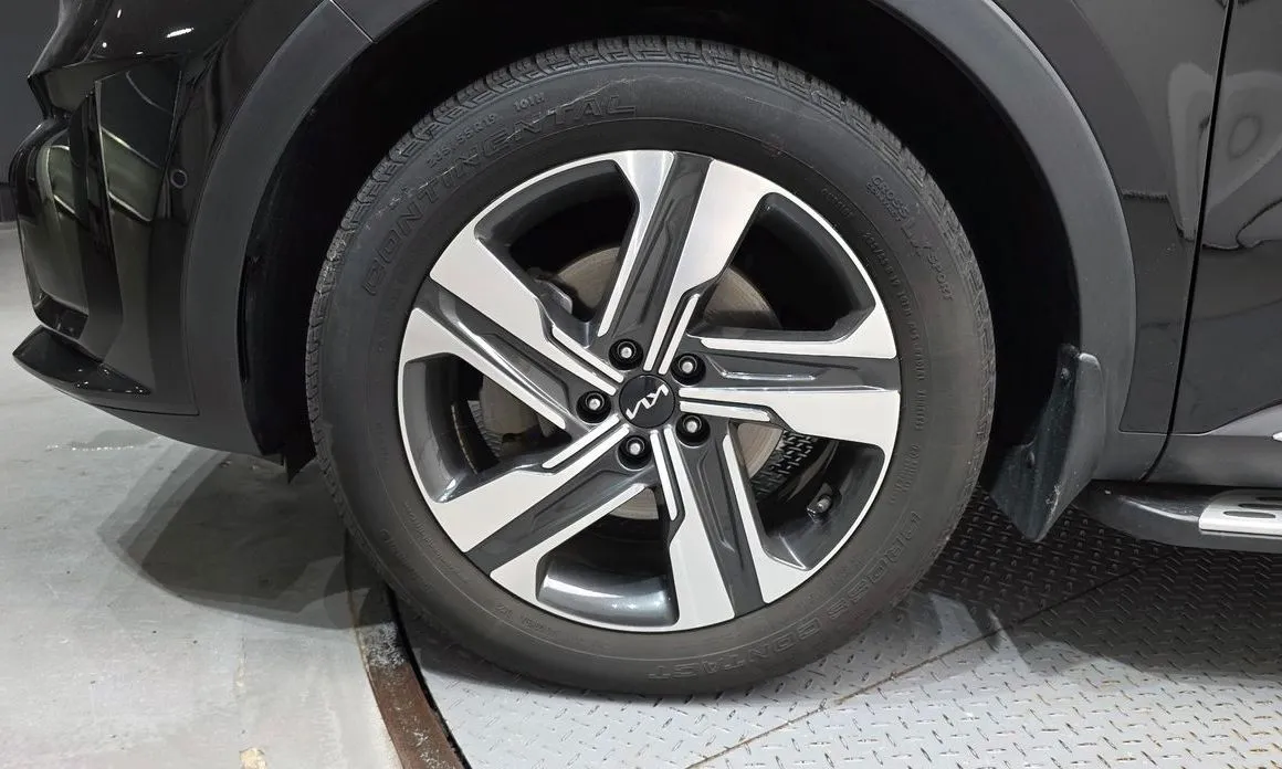 Kia Sorento — фото 8