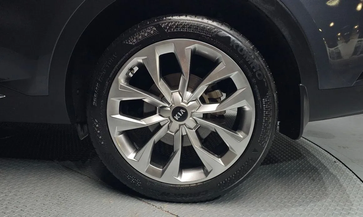 Kia Sorento — фото 7