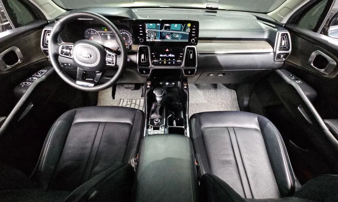 Kia Sorento — фото 10