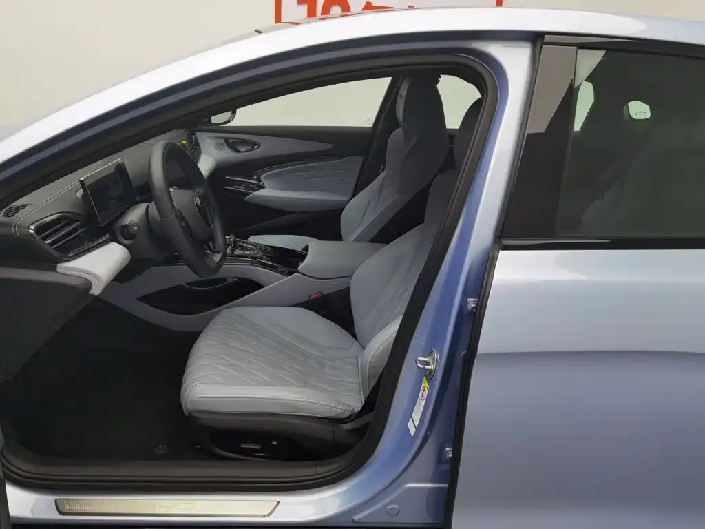BYD Seal — фото 3