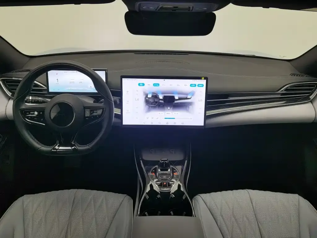 BYD Seal — фото 8