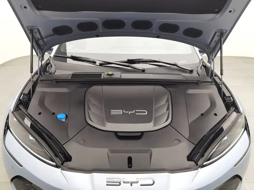 BYD Seal — фото 9