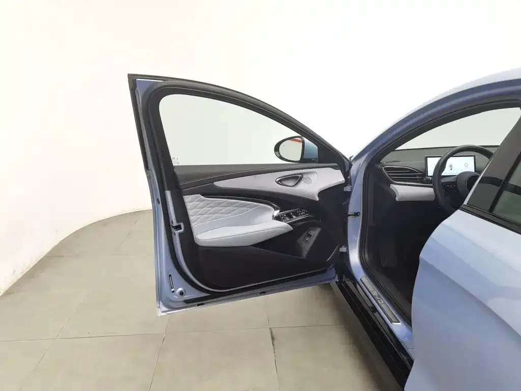 BYD Seal — фото 10