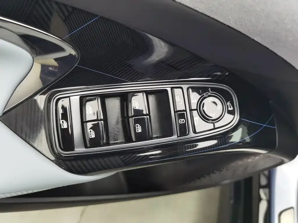 BYD Seal — фото 6