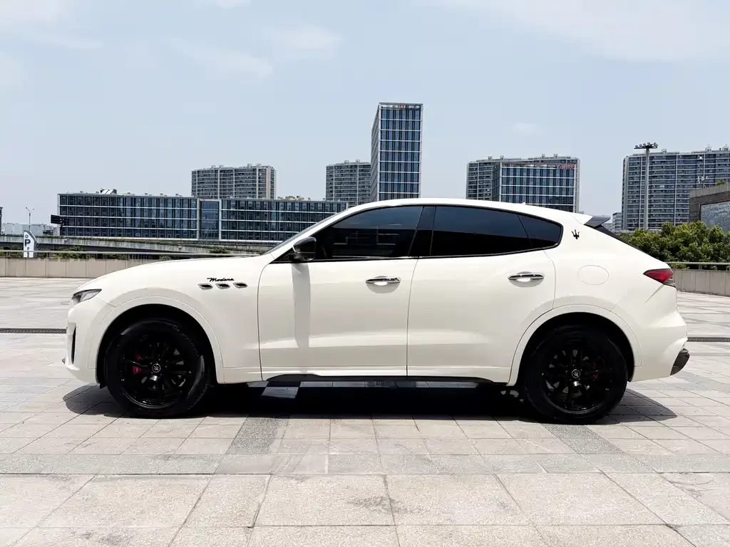 Maserati Levante — фото 2