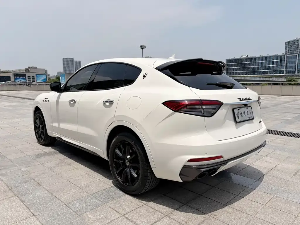 Maserati Levante — фото 8