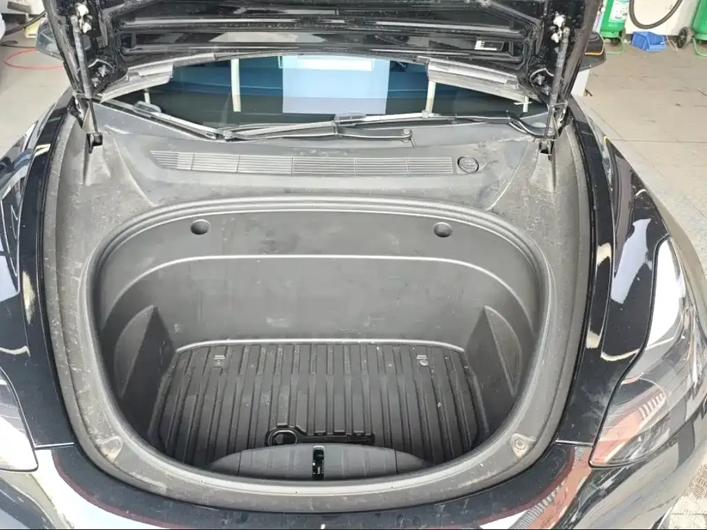 Tesla Model 3 — фото 3