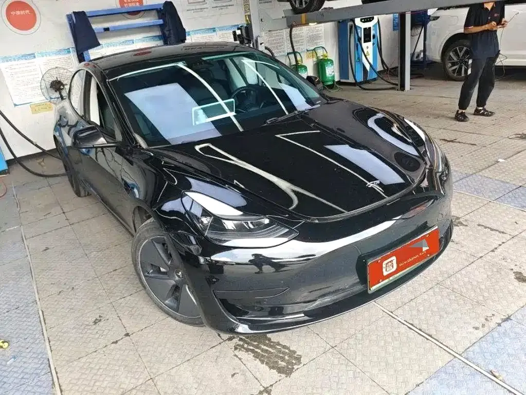 Tesla Model 3 — фото 5