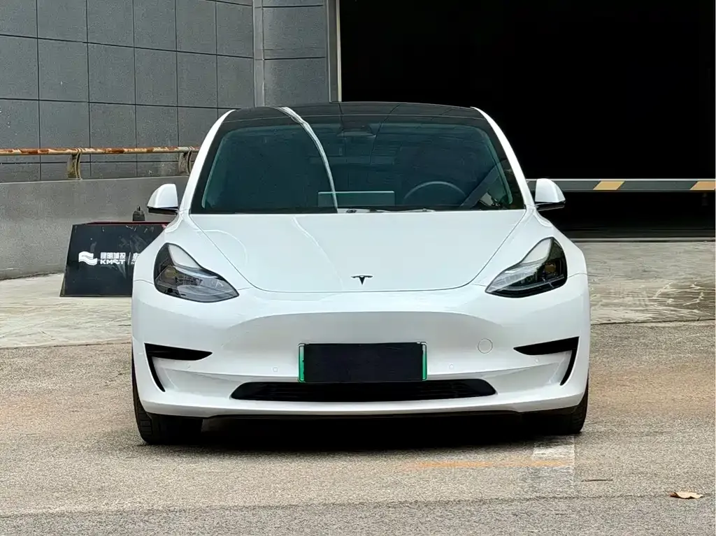 Tesla Model 3 — фото 3