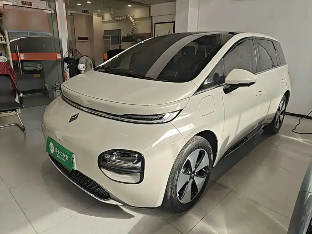 Baojun Yunduo — фото 1