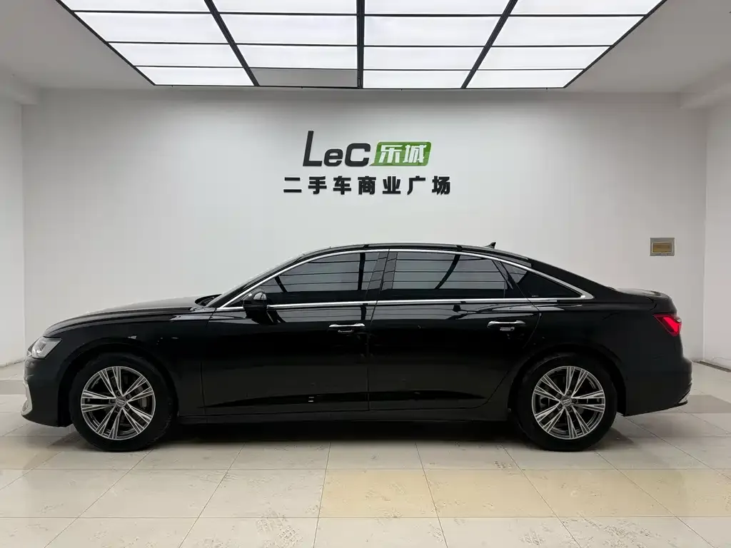 Audi A6L — фото 2