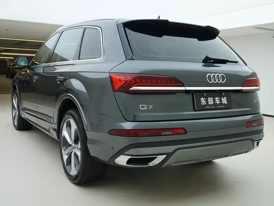 Audi Q7 — фото 9
