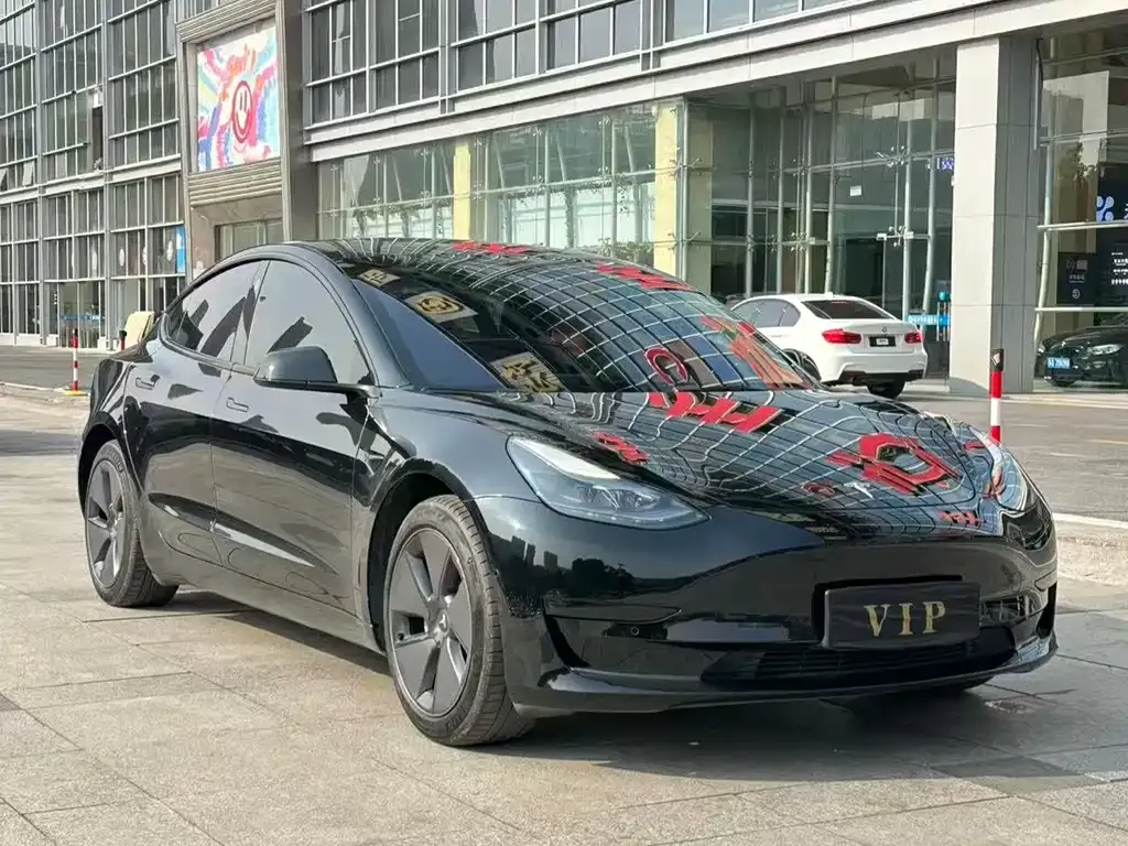 Tesla Model 3 — фото 3