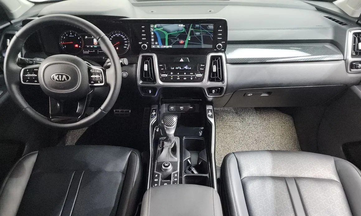 Kia Sorento — фото 10
