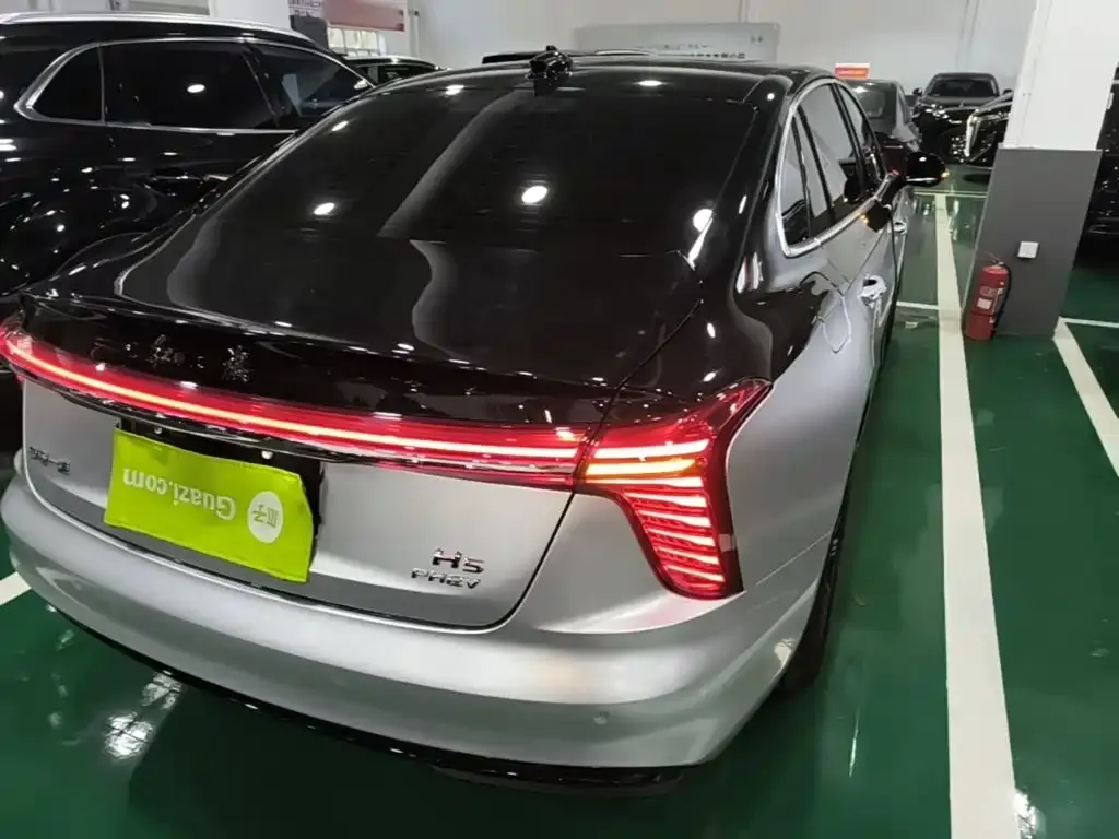 Hongqi H5 PHEV — фото 3