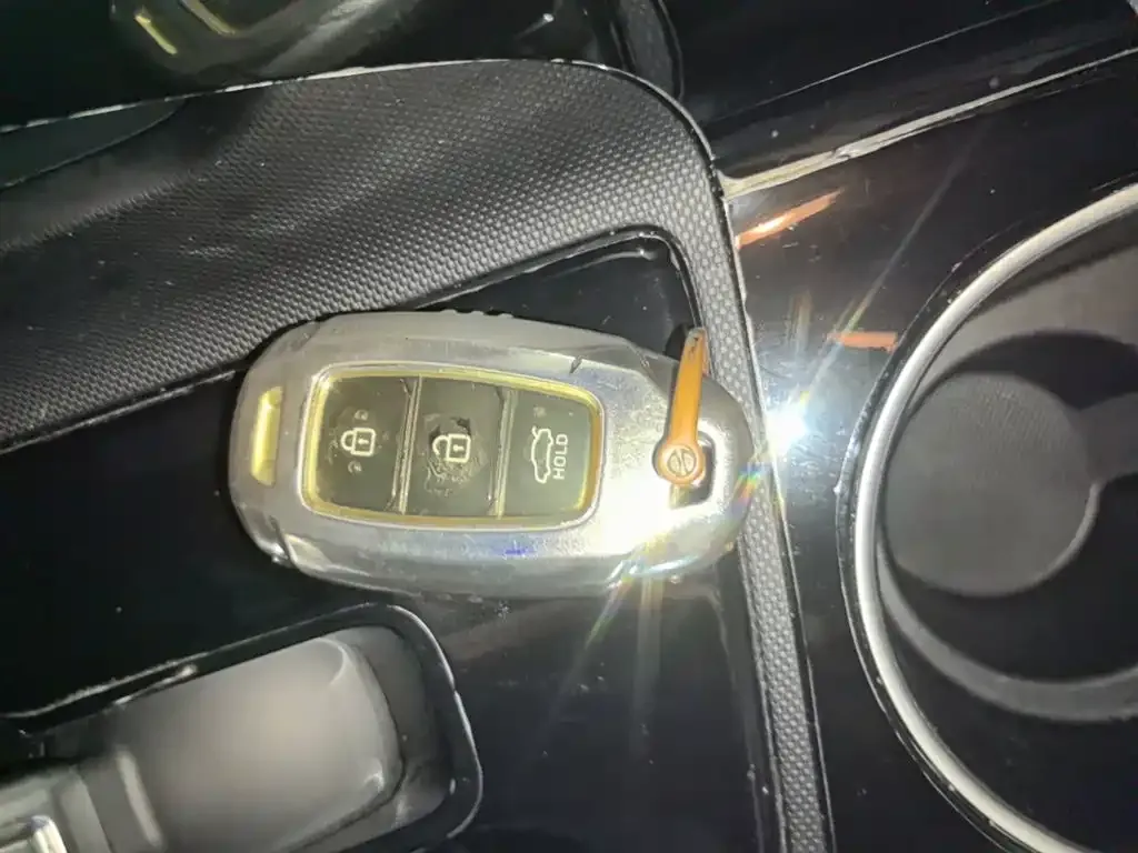 Hyundai Elantra — фото 10
