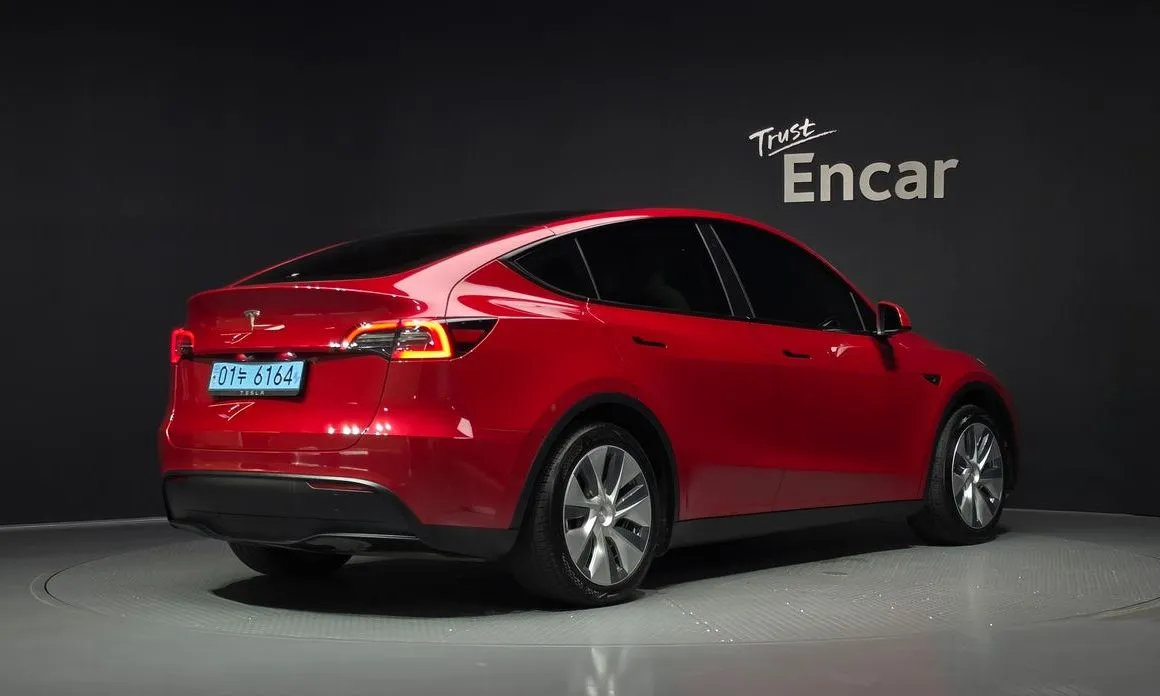 Tesla Model Y — фото 4