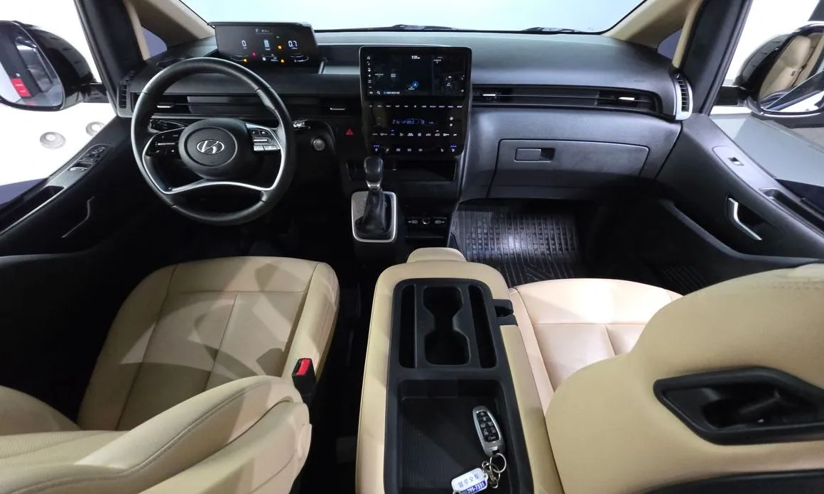 Hyundai Staria — фото 3