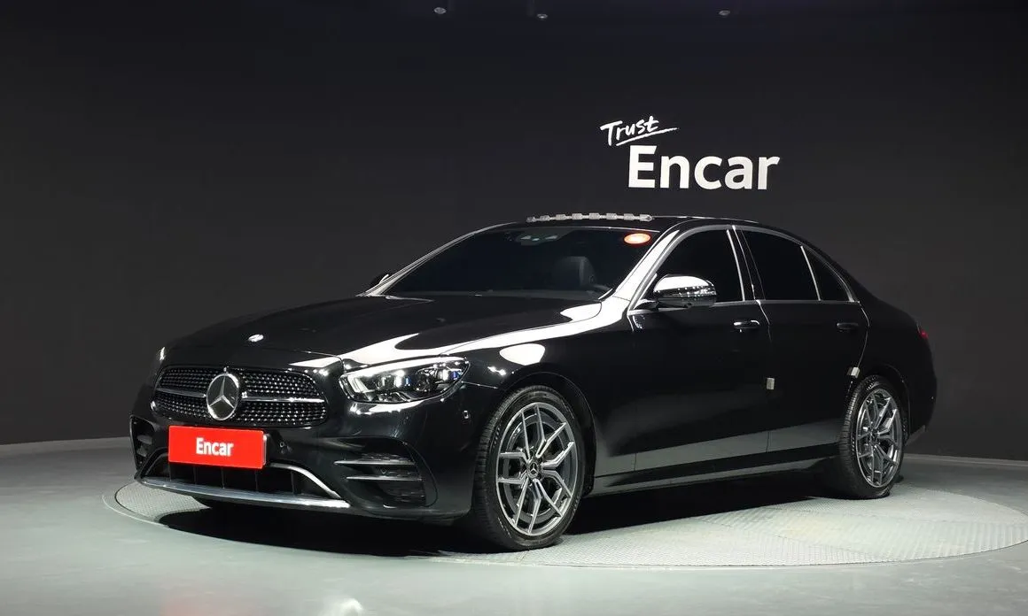 Mercedes-Benz E-Class — фото 1