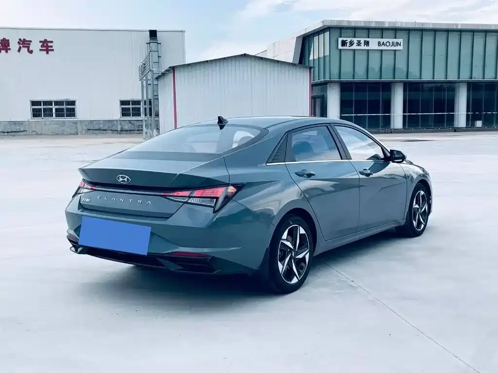 Hyundai Elantra — фото 8