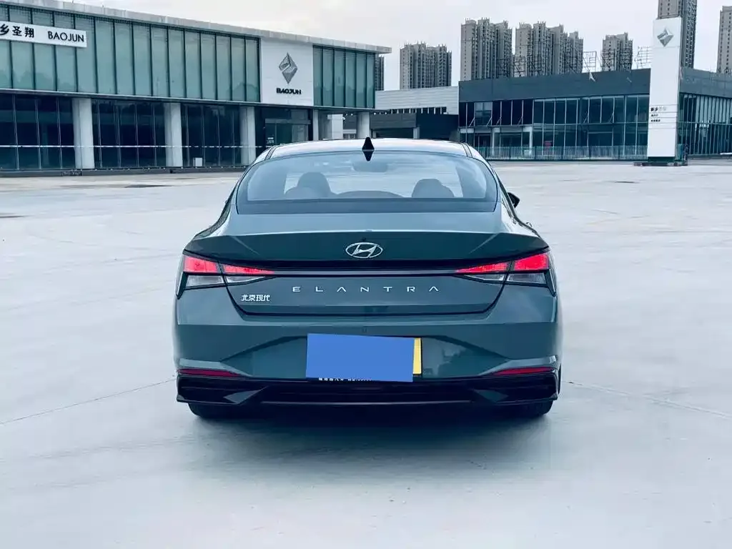 Hyundai Elantra — фото 5