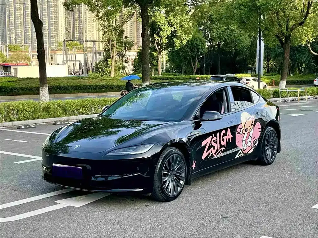 Tesla Model 3 — фото 1