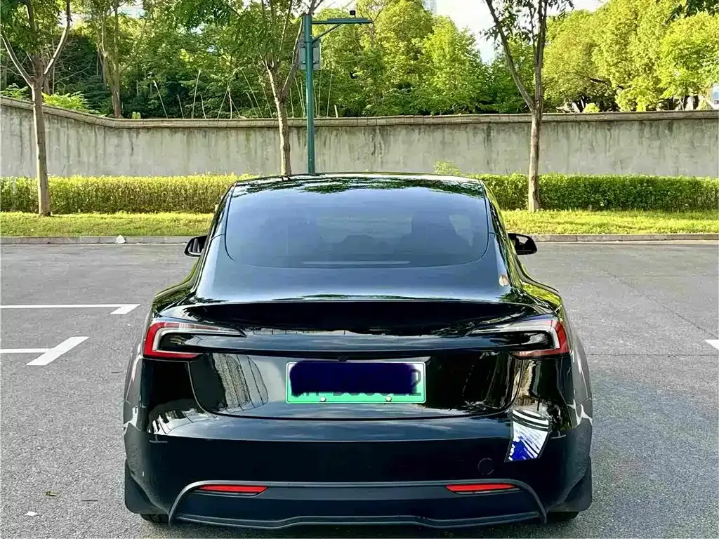 Tesla Model 3 — фото 8