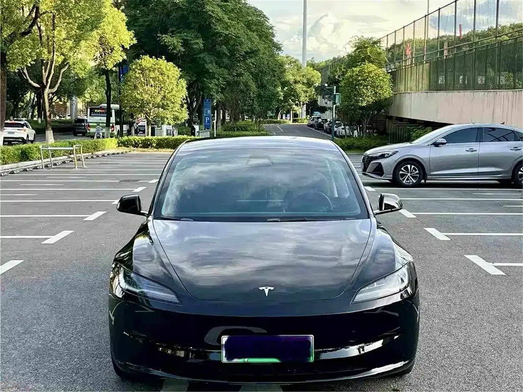 Tesla Model 3 — фото 10
