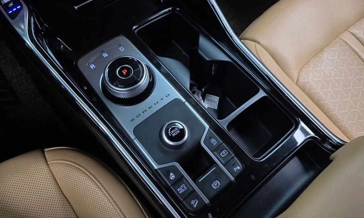 Kia Sorento — фото 7