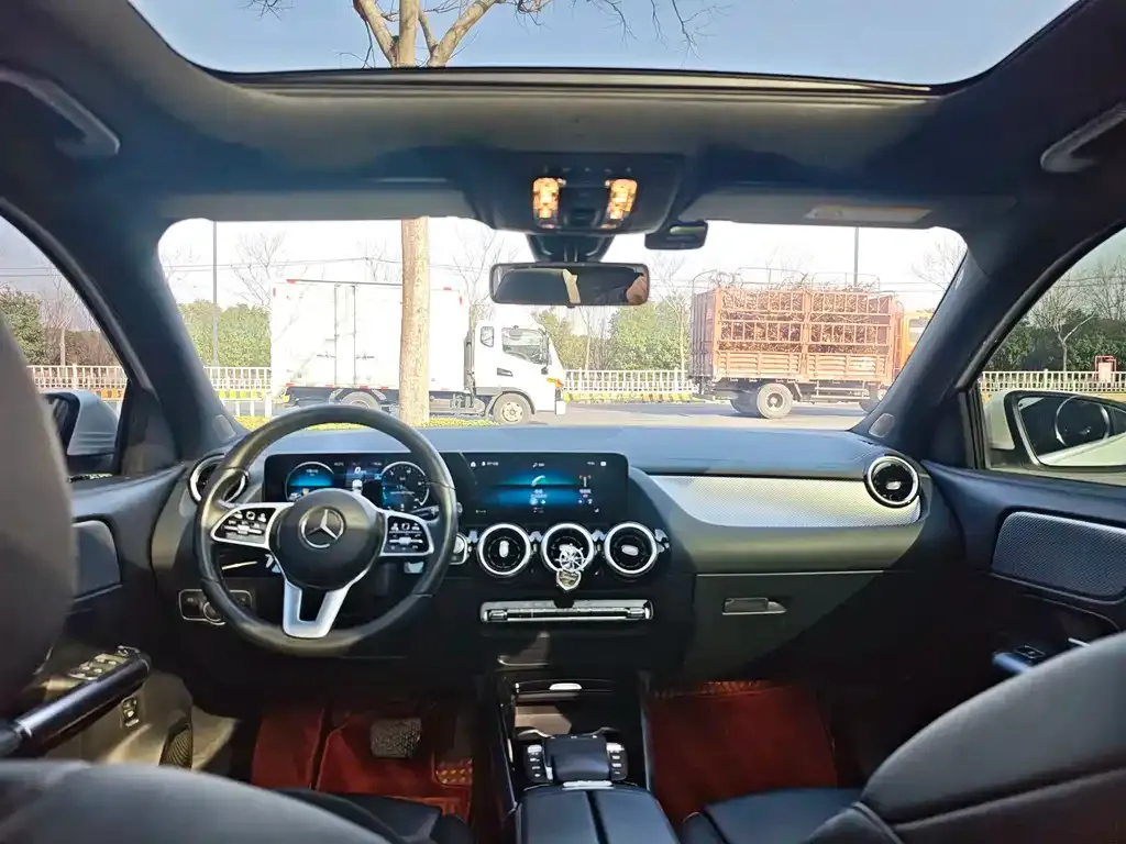 Mercedes-Benz GLA — фото 10