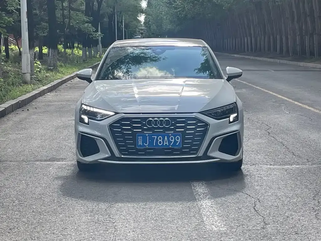 Audi A3 — фото 1