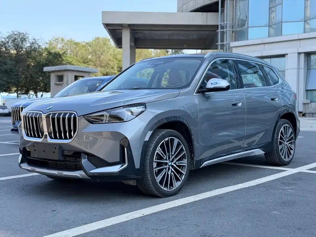 BMW X1 — фото 1