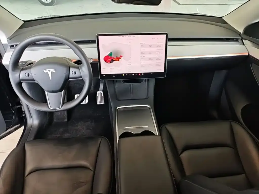 Tesla Model Y — фото 2