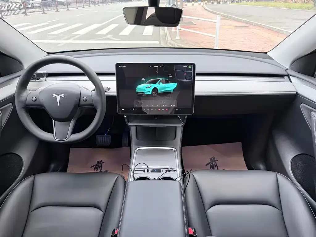 Tesla Model Y — фото 5
