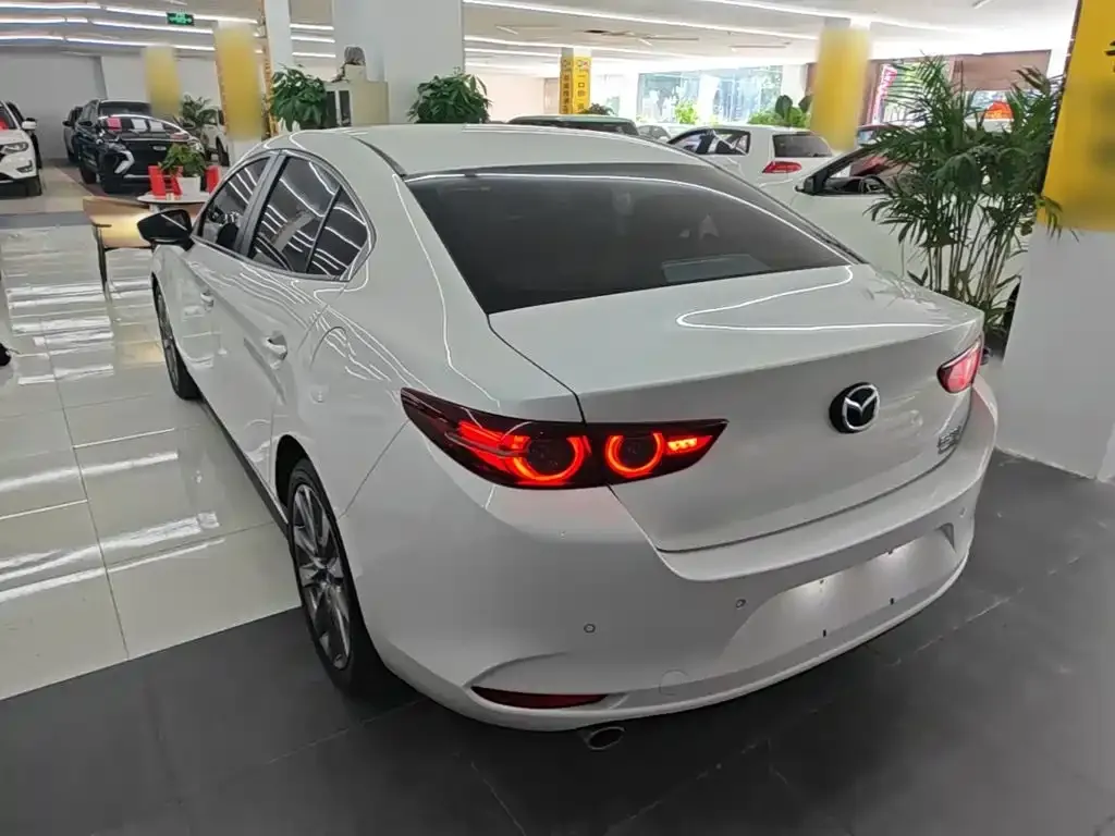 Mazda 3 Axela — фото 7