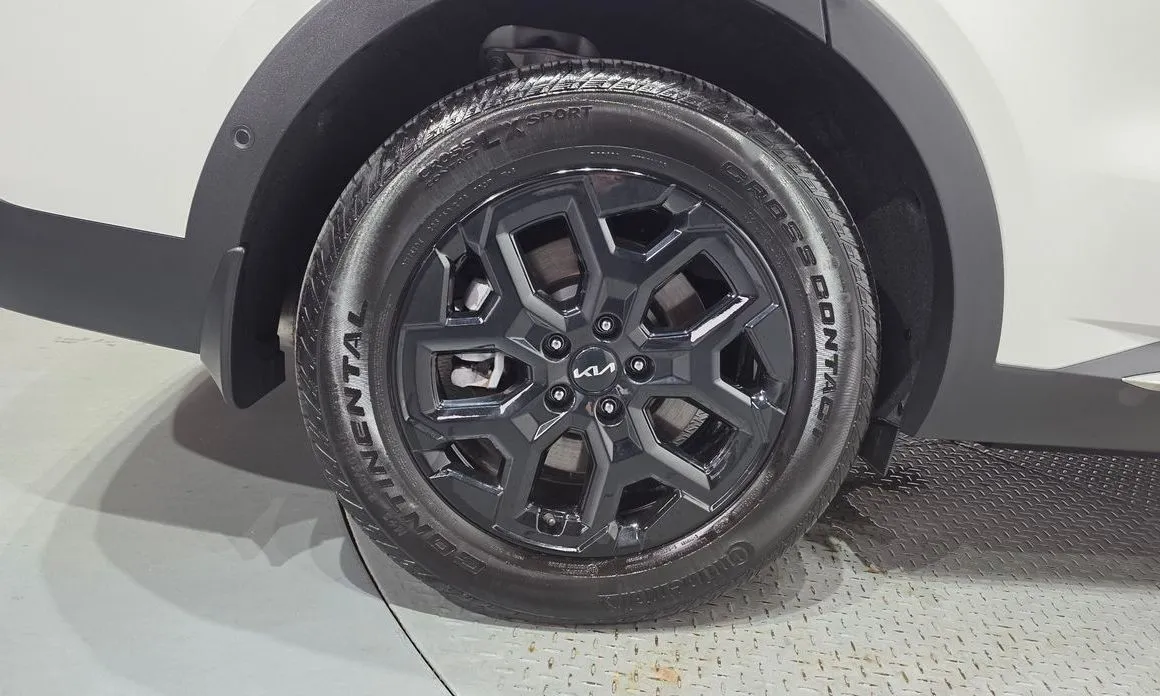 Kia Sorento — фото 7