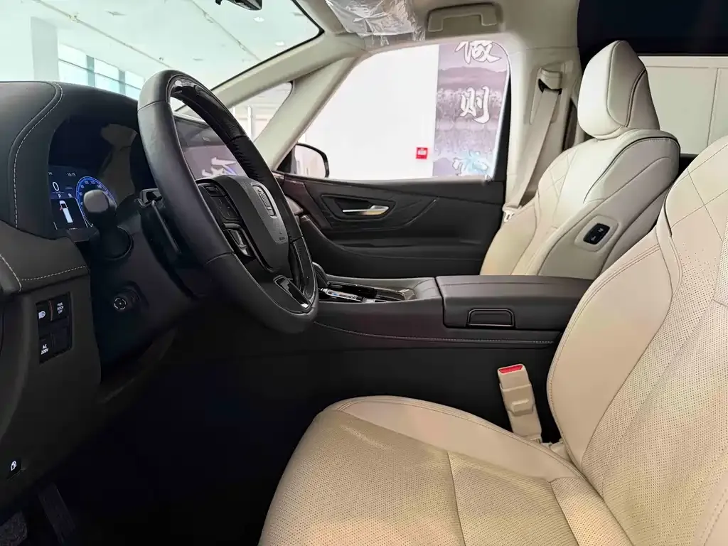 Toyota Vellfire — фото 6