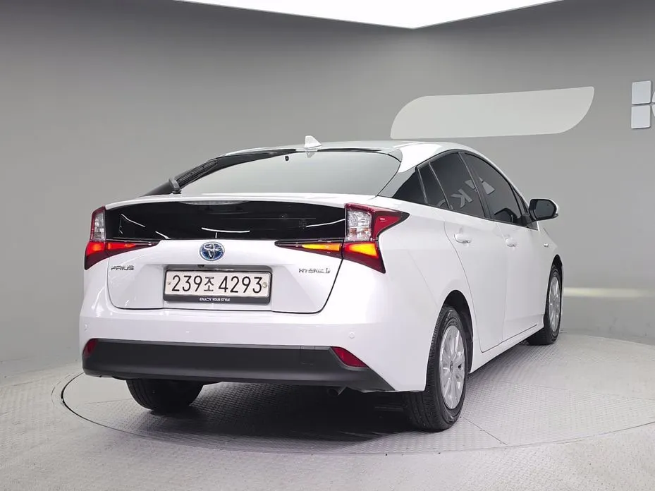 Toyota Prius — фото 2