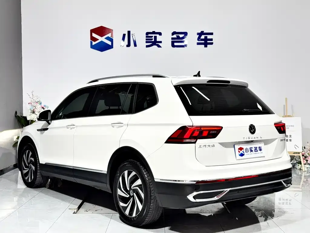 Volkswagen Tiguan L — фото 6