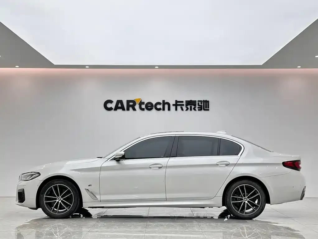 BMW 5 Series — фото 4